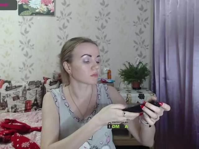 Freechat Alenushka888 on BongaCams