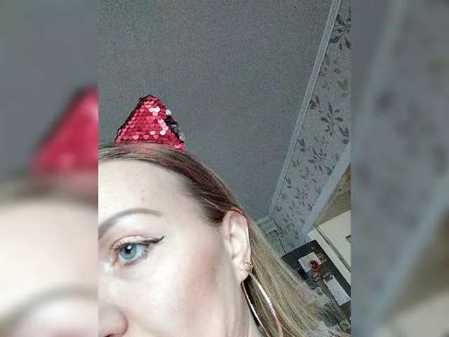 Freechat Alenushka888 on BongaCams