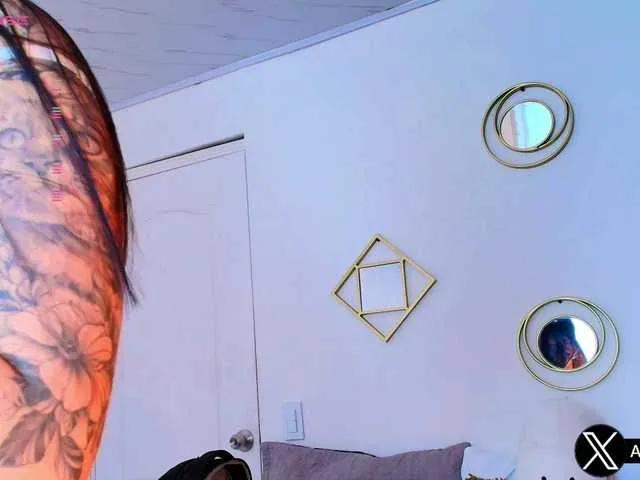 Offline Aliceowenn on BongaCams