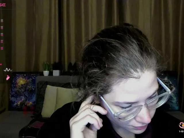 Offline Aliciafolow009 on BongaCams