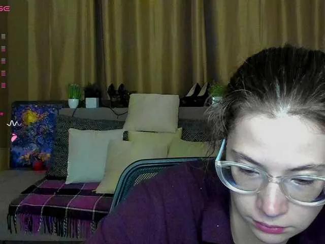 Offline Aliciafolow009 on BongaCams
