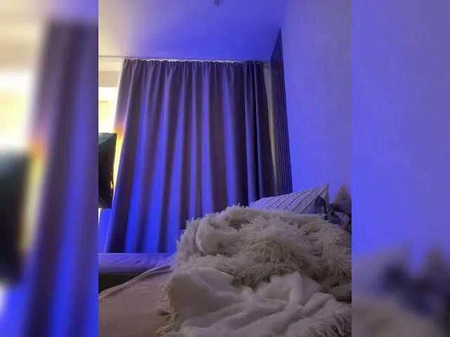Offline Alliina-leee on BongaCams