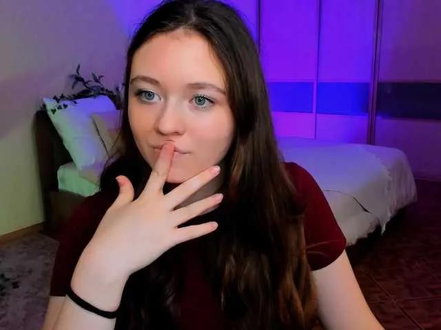 Offline AlluringLookk on BongaCams