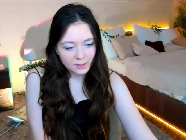 Offline AlluringLookk on BongaCams