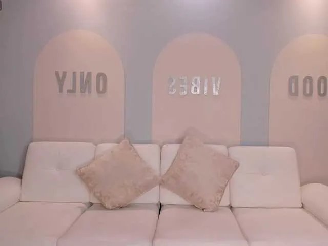 AmaliaCruss on BongaCams 