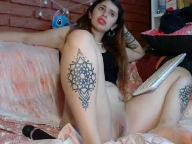 Offline AmelieandRoss on BongaCams