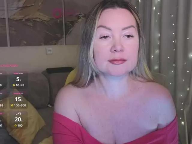 Offline AmieHerry on BongaCams