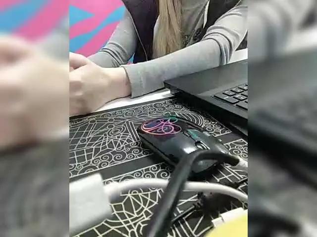 Offline Angelinamik on BongaCams