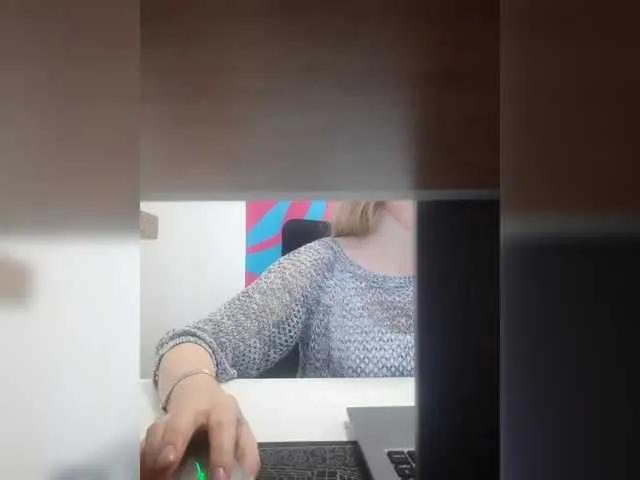 Offline Angelinamik on BongaCams