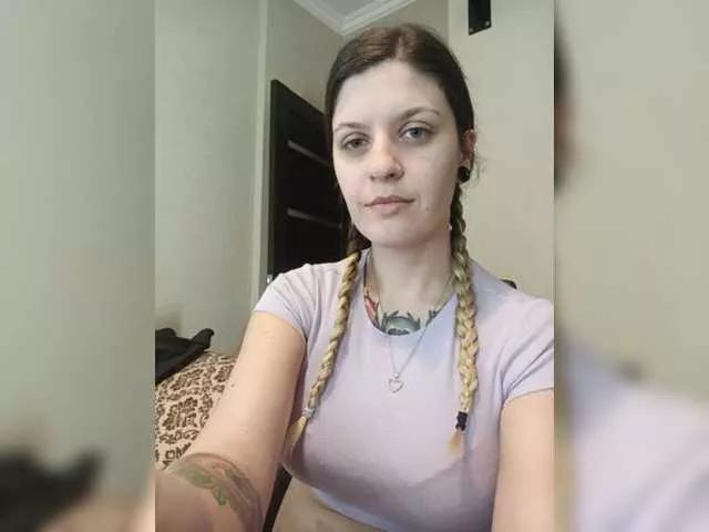 Offline ann-mikele on BongaCams