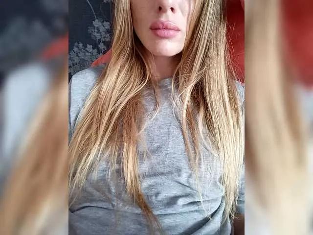 AnyaSweet18 on BongaCams 