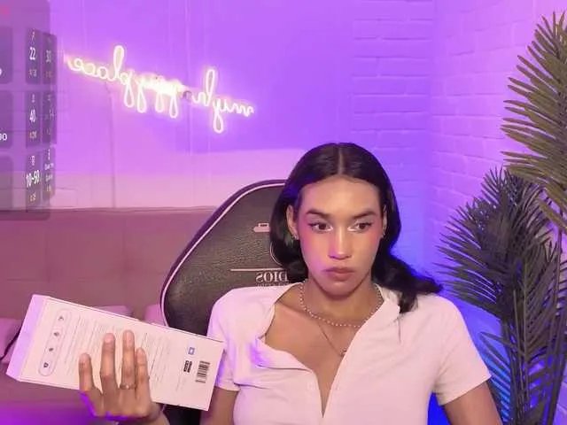 Artemiss-tay on BongaCams