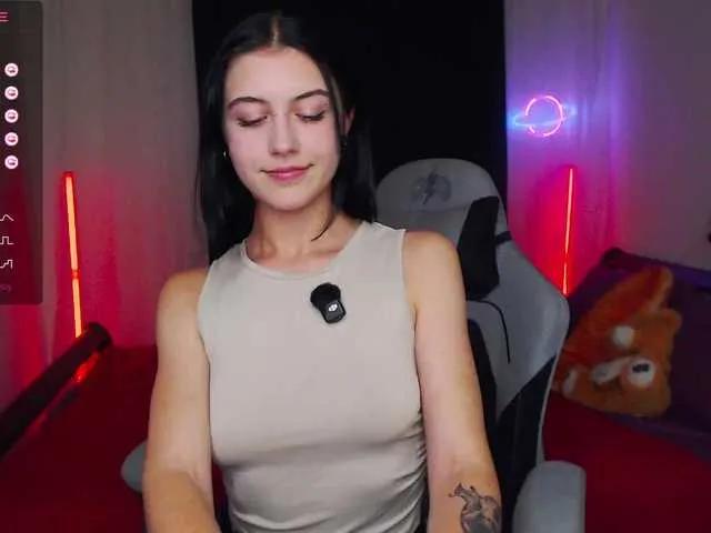 BlackAngell — I love compliments and communication I turn myself on with my sexy body and cute face but you can make me wet by throwing tokens