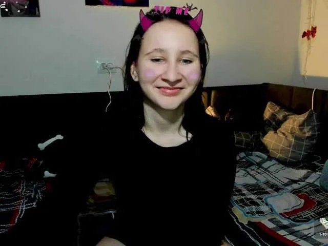 Christina-5 — Hey, kitties! My favorite pattern is 21! I'm collecting enough for a 35 kg bag of puppy food  :text22 @total -- countdown: @sofar collected, @remain left over for a new bag of puppy food