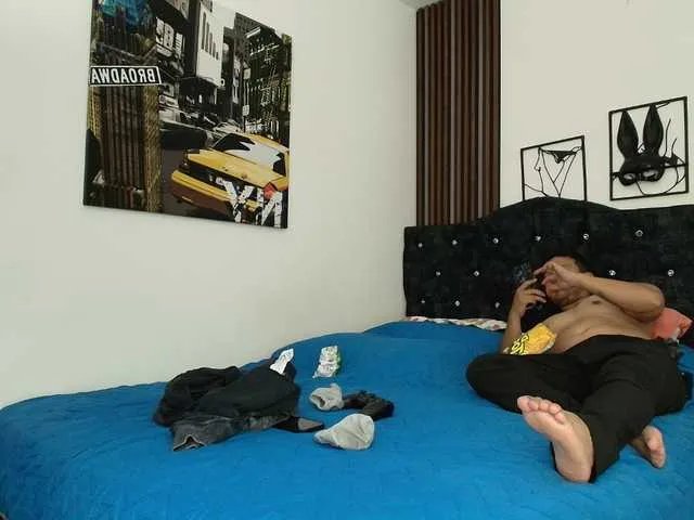 couplee-horny — Hello guys, we are Ema and Steven, we want to get horny and fuck until we cum