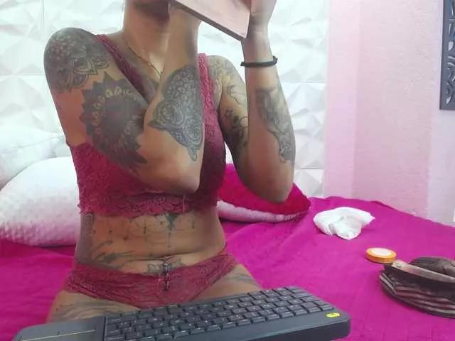 Offline Courtney01 on BongaCams