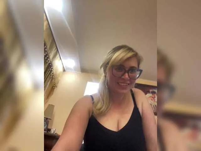 Offline Crystal00Girl on BongaCams