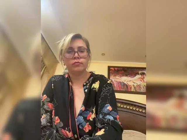 Offline Crystal00Girl on BongaCams