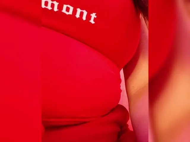 EinnyMure on BongaCams 