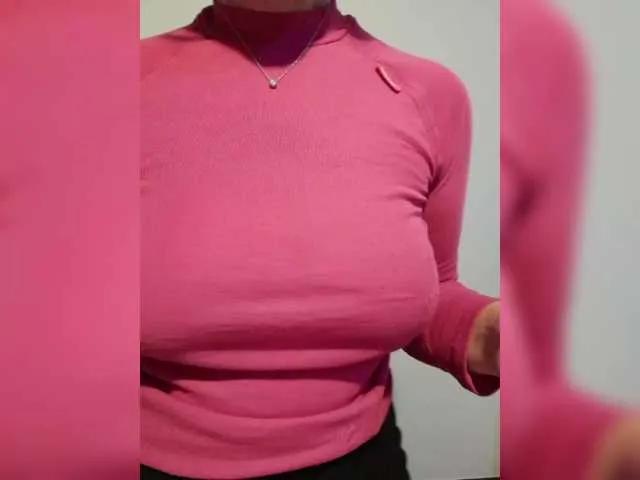 Offline ElitalianMilf on BongaCams