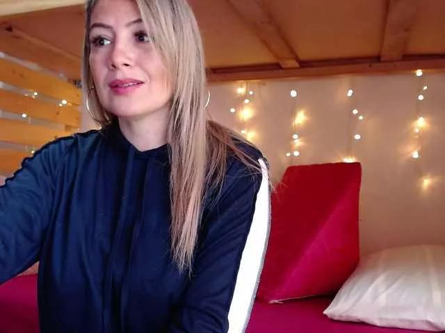 Freechat EmmaHenderson on BongaCams