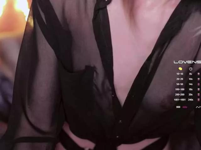 Freechat enchantressss on BongaCams
