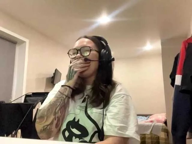 EsterAiu on BongaCams 