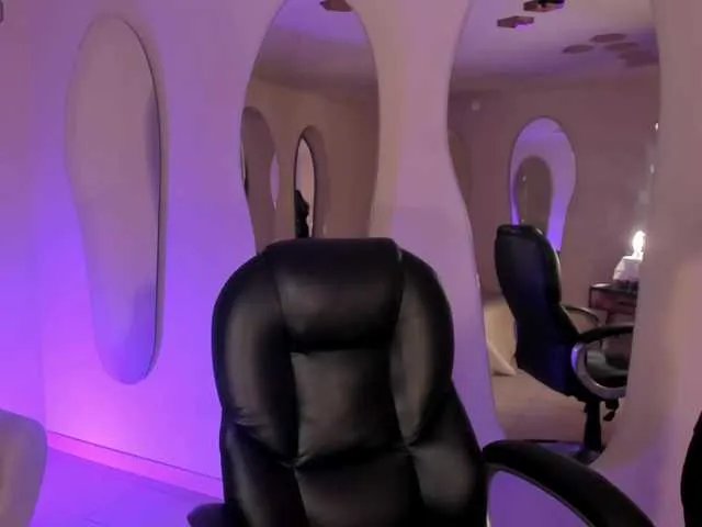 EveBenson on BongaCams