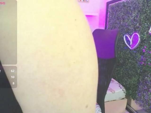 BongaCams Evelyn-mature19 is Freechat Evelyn-mature19 — Music excites me to do it with music and a good sexy dance
