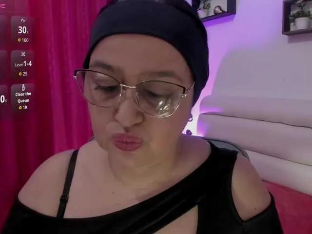 Offline Gianahomi on BongaCams
