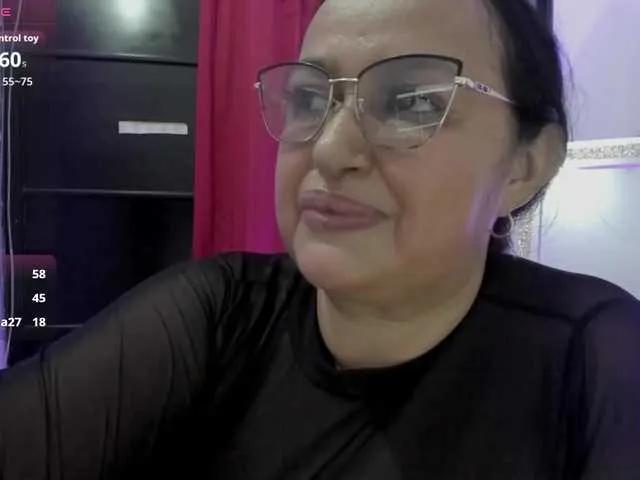 Offline Gianahomi on BongaCams