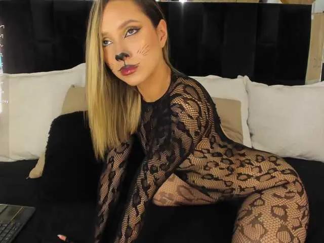 BongaCams GretaVelvet is Freechat GretaVelvet — I'm really turned on by generous and uninhibited men. Do you want to know how hot I can be with you tonight?