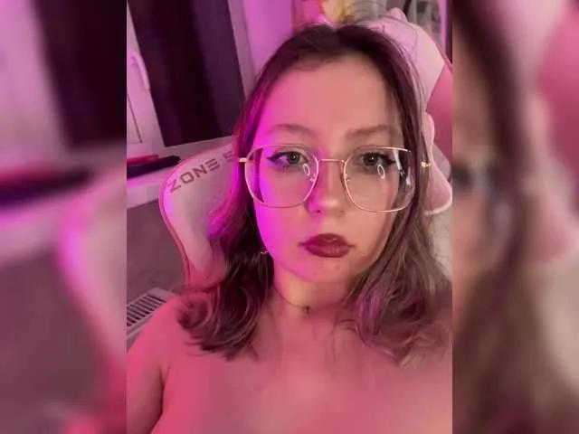 Offline henby-streams on BongaCams