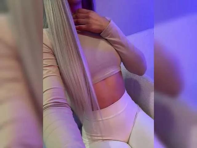 Offline HollyPolly111 on BongaCams