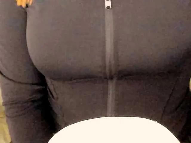 Offline IceDanielles on BongaCams