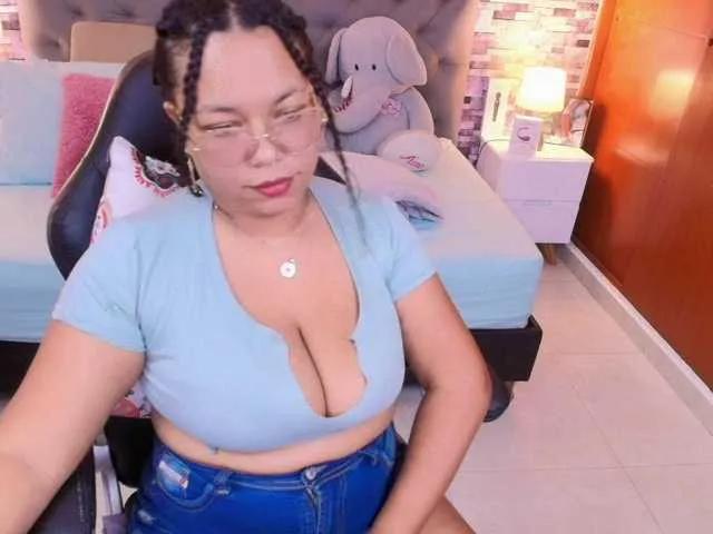 Freechat italy-boobs on BongaCams