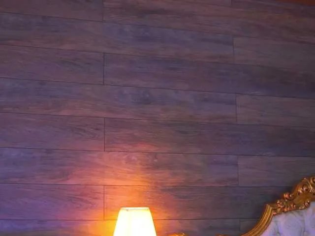 JuicyJessye on BongaCams