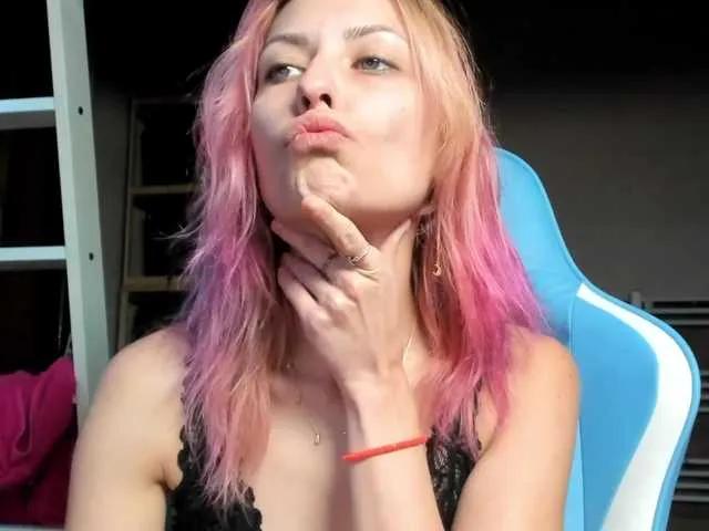 Offline karo131324 on BongaCams