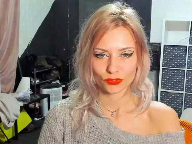 Offline karo131324 on BongaCams