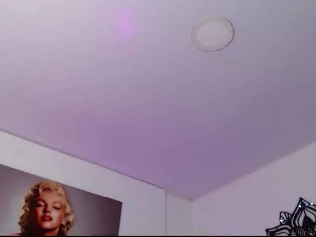 Offline katheriine on BongaCams