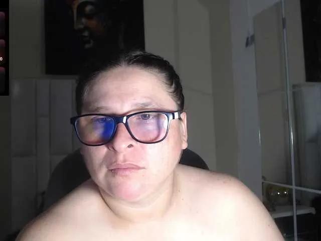 Freechat katty-femdom on BongaCams