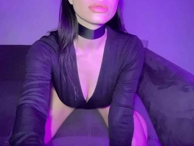 Freechat KinaGlow on BongaCams