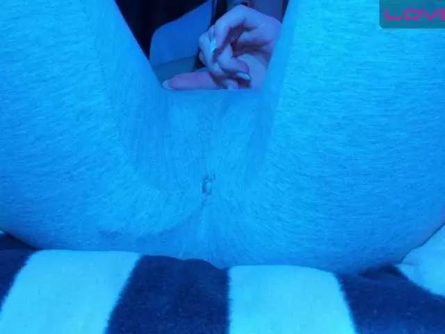 Offline Kira-Kell on BongaCams