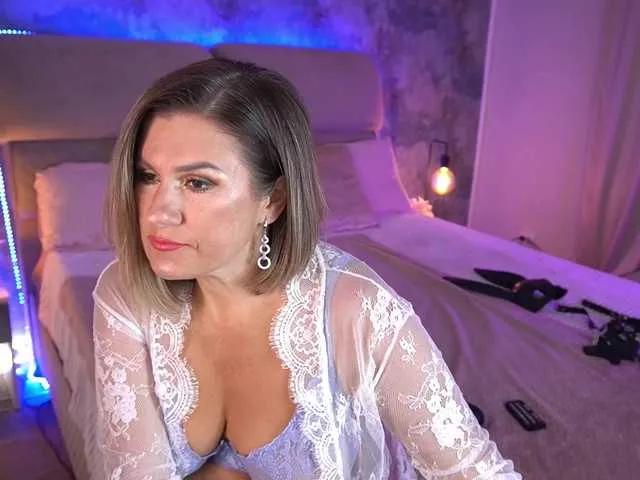 Freechat KiraRoxx on BongaCams