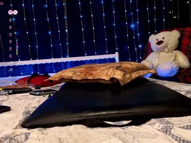 kiska-wansday07 — My dear men!!! Happy New Year! My name is Alice, Lovense and Domi work from 2 tk, my favorite vibration is 70!