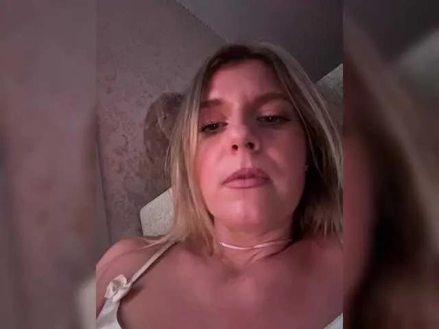 Freechat KotiMrrr on BongaCams