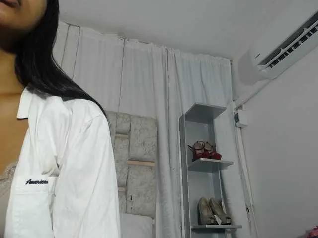 Offline KOURTNEY- on BongaCams