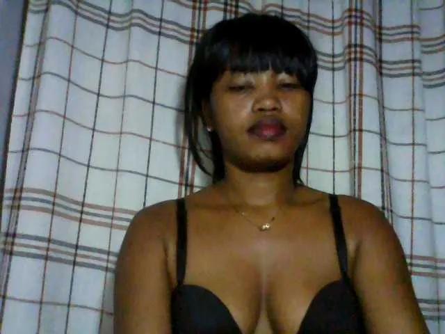 Offline kylie11 on BongaCams