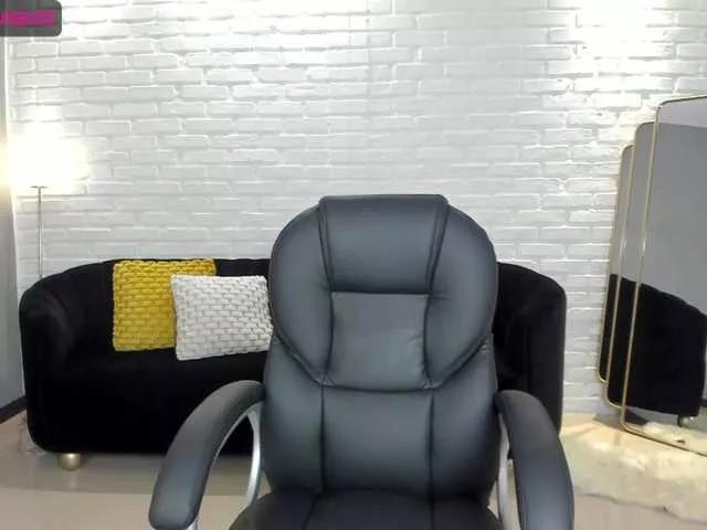 Offline LeahJones on BongaCams