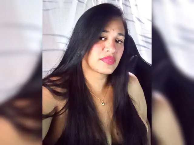 Letty33 on BongaCams 